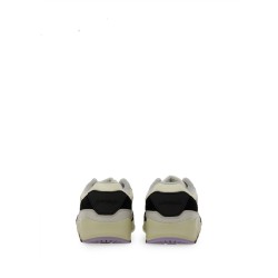 SNEAKERS BUMP