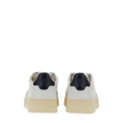 MEDALIST LOW SNEAKER