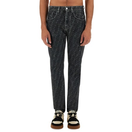 JEANS IN DENIM