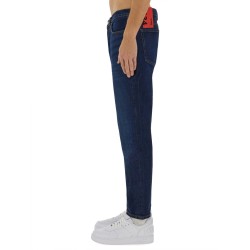 TAPERED FIT JEANS