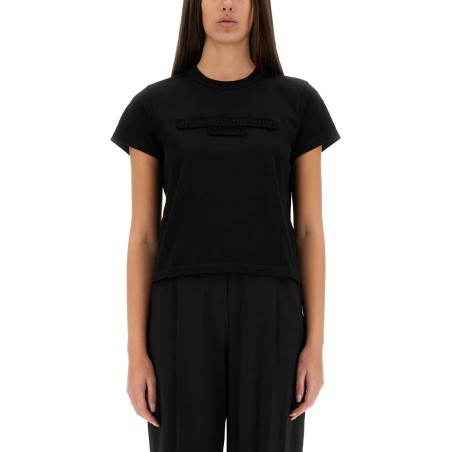 EMBOSSED LOGO T-SHIRT
