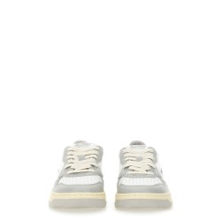 "MEDALIST LOW" SNEAKER