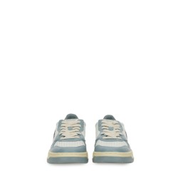 "MEDALIST LOW" SNEAKER