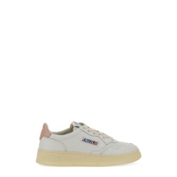MEDALIST LOW SNEAKER
