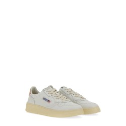 MEDALIST LOW SNEAKER