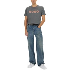 T-SHIRT WITH CONTRASTING LOGO