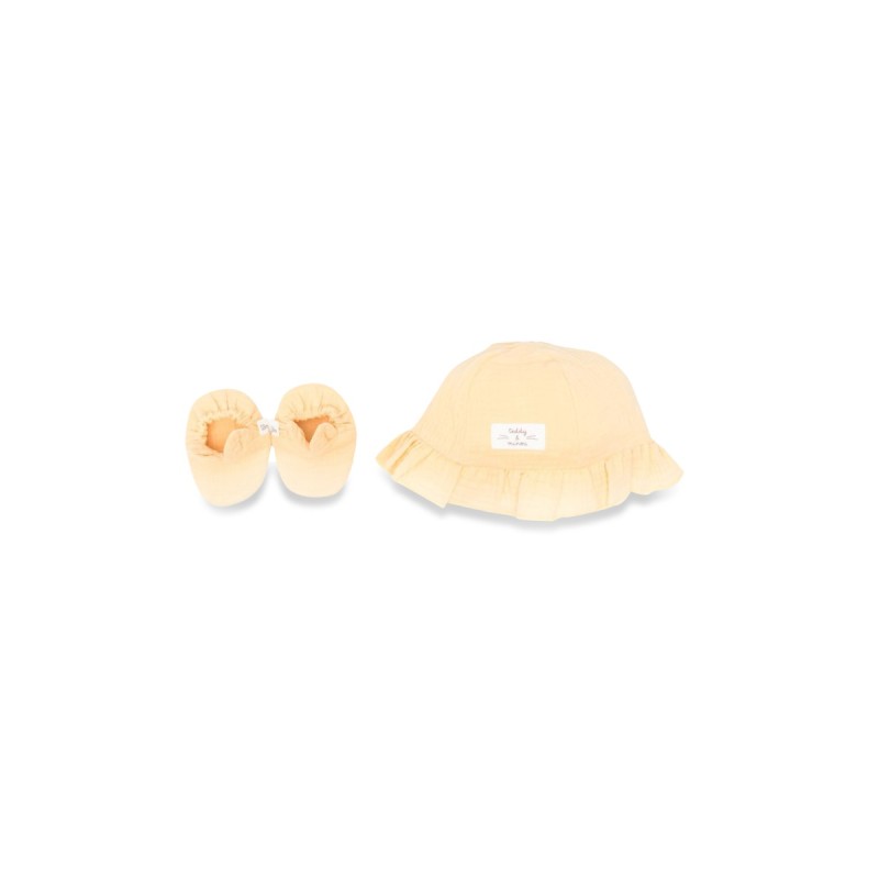 HAT SET WITH BOOTIES