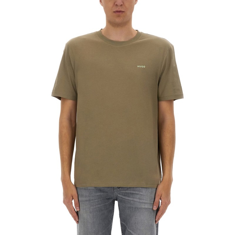 T-SHIRT WITH LOGO