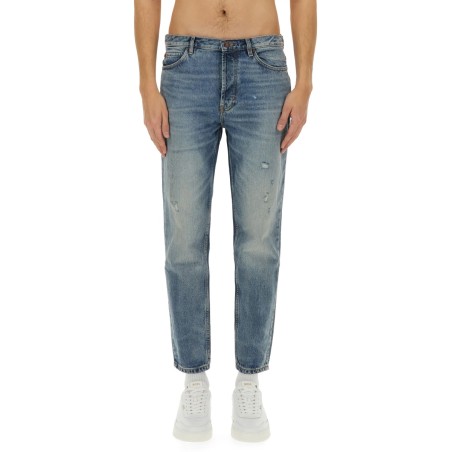 JEANS IN DENIM
