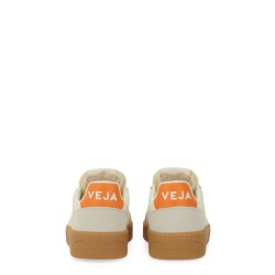 SNEAKER "V-82"