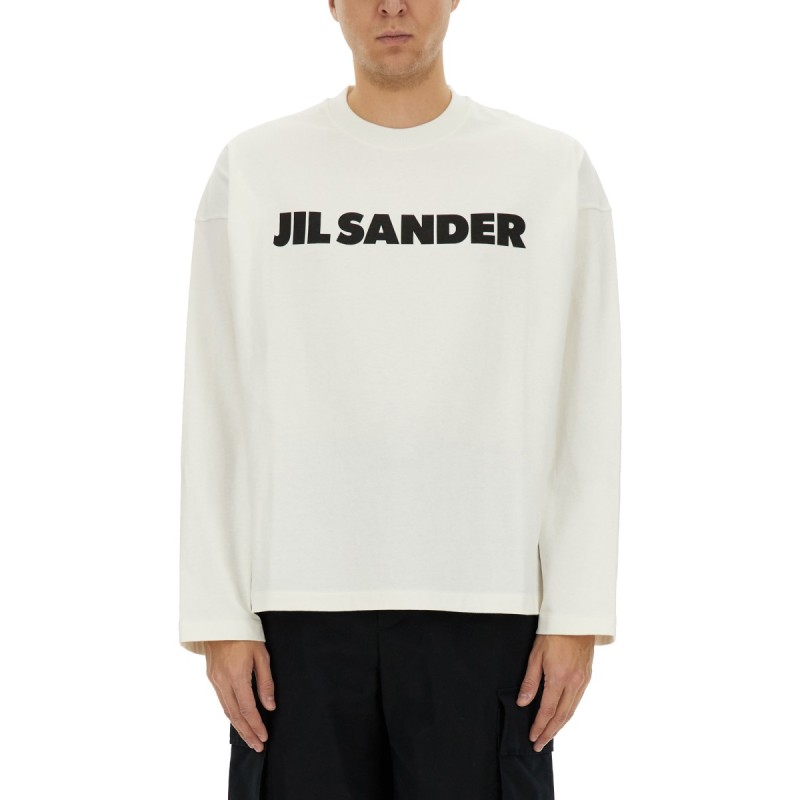 T-SHIRT WITH LOGO