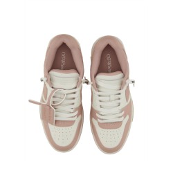 SNEAKER OUT OF OFFICE