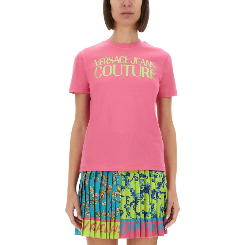 T-SHIRT WITH LOGO