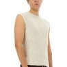 KNITTED VEST