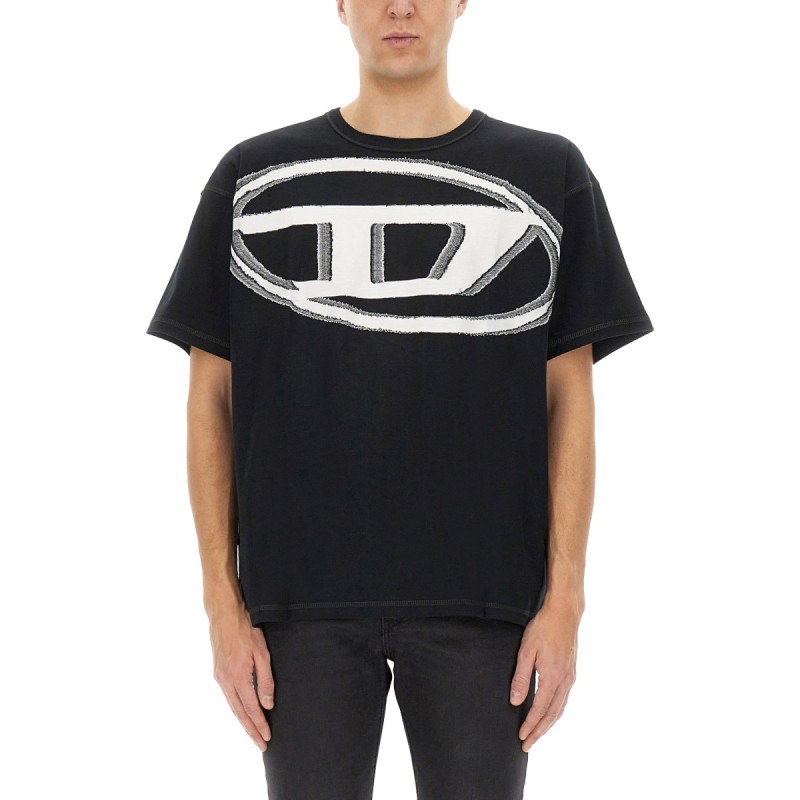 T-SHIRT WITH MAXI OVAL D
