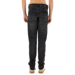 JEANS IN DENIM