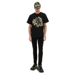 T-SHIRT V-EMBLEM OUTLINE BAROQUE
