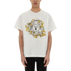 T-SHIRT V-EMBLEM OUTLINE BAROQUE