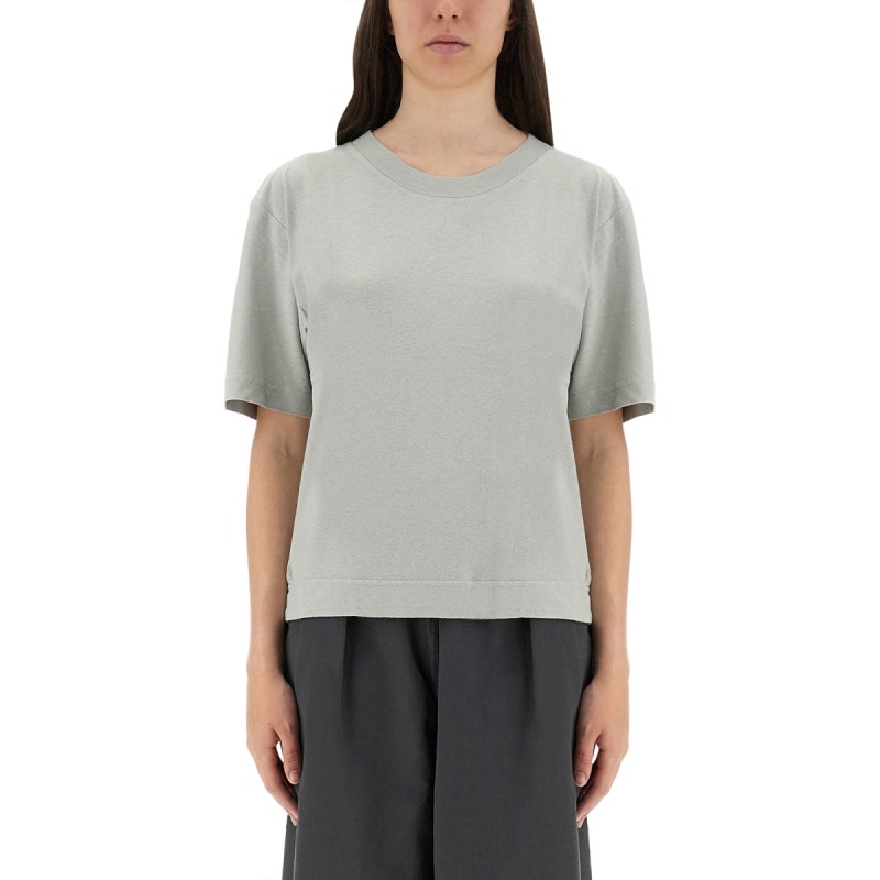 SIMPLE T-SHIRT