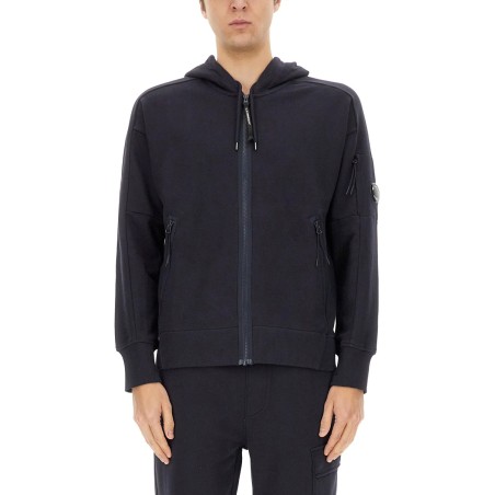 ZIP SWEATSHIRT.