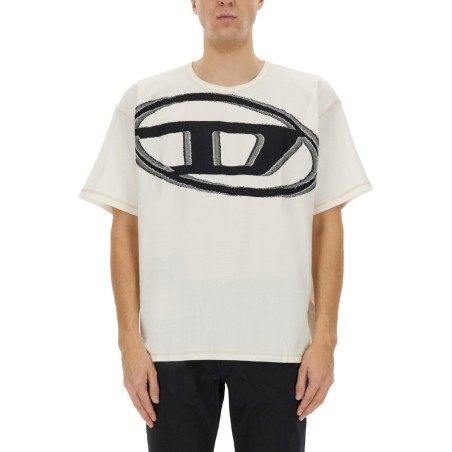 T-SHIRT WITH MAXI OVAL D