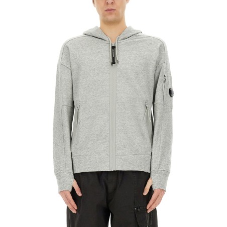 ZIP SWEATSHIRT.