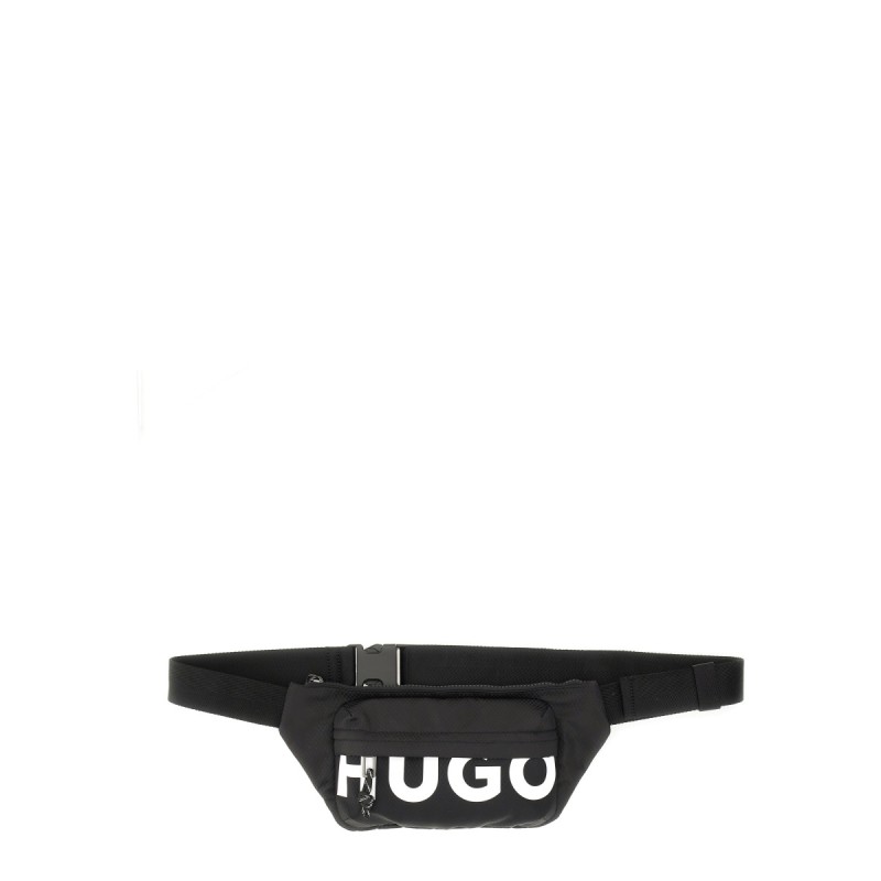 POUCH WITH LOGO