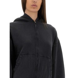 ZIP SWEATSHIRT.