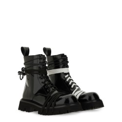 LACE-UP BOOT
