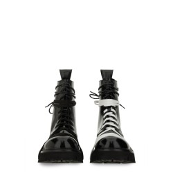 LACE-UP BOOT