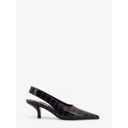 Leather decolleté slingback with croco effect