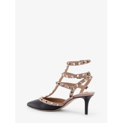 Rockstud leather decolleté slingback