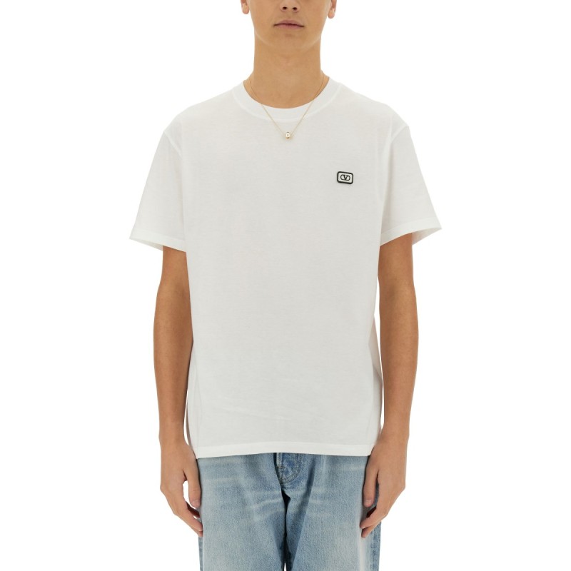 COTTON T-SHIRT WITH "VLOGO" PATCH COTTON T-SHIRT WITH "VLOGO" PATCH