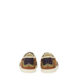 CANVAS SNEAKER