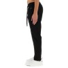 PANTALONE JOGGING CON PLACCA