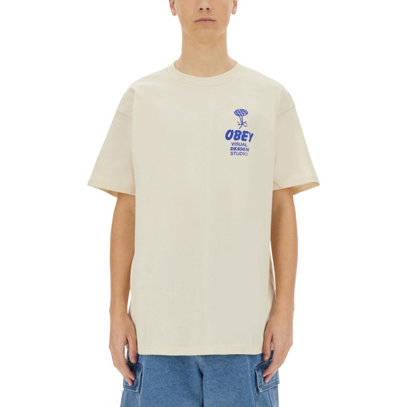 "BUILDING STRONG MINDS" T-SHIRT