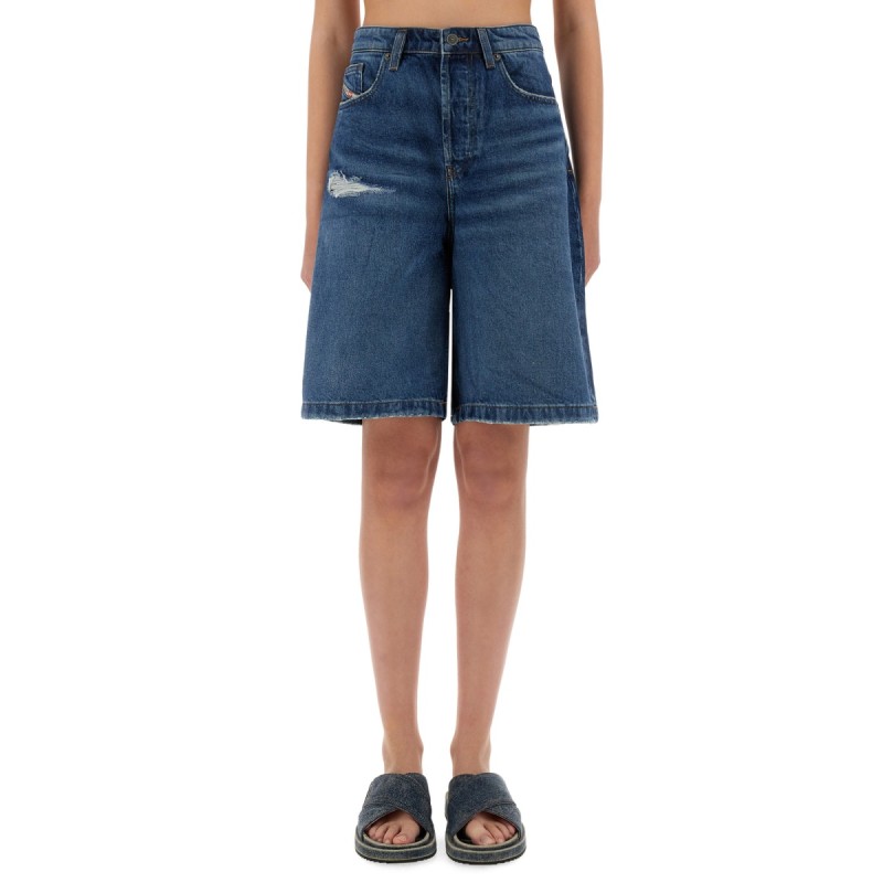 "DE-SIRE" SHORTS