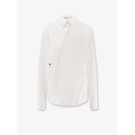 Shirt with oblique closure