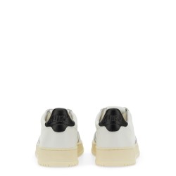 SNEAKER MEDALIST LOW