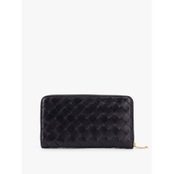 Leather wallet with woven motif