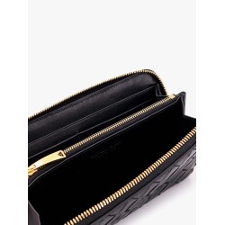 Leather wallet with woven motif