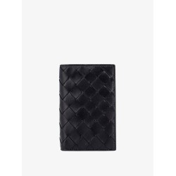 Leather passport case with intrecciato motiff