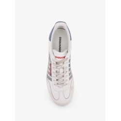 Low-top leather sneakers with denim profiles