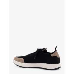 Low-top mesh sneakers with suede profiles