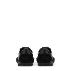 LOW TOP SNEAKER