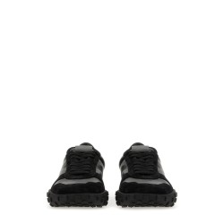 LOW TOP SNEAKER