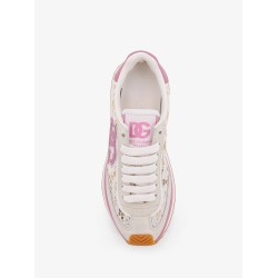 Low-top lace sneakers with suede inserts