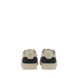 SNEAKER "SAYS IT"
