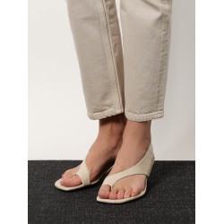 Leather thong sandals