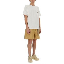 T-SHIRT CON TASCA